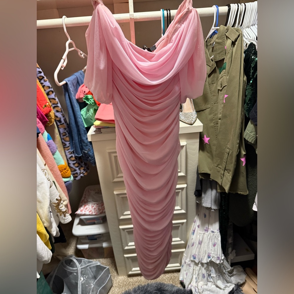 Elegant Pink Off-Shoulder Dress - Picture 2 of 2